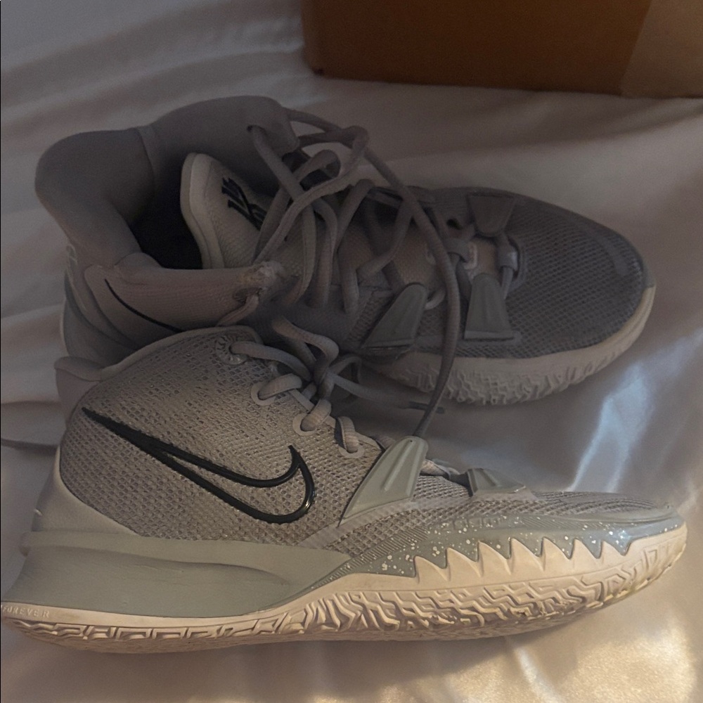 Nike Kyrie 7 TB 'Wolf Grey'